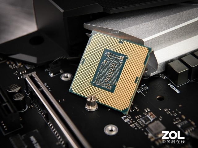 酷睿 i7-9700K：电脑领域的超级英雄，性能卓越的极致象征  第7张