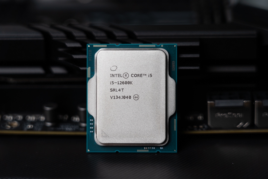 英特尔酷睿 i7-8086K：时代标志与性能巅峰的结合，承载四十载辉煌传奇  第10张