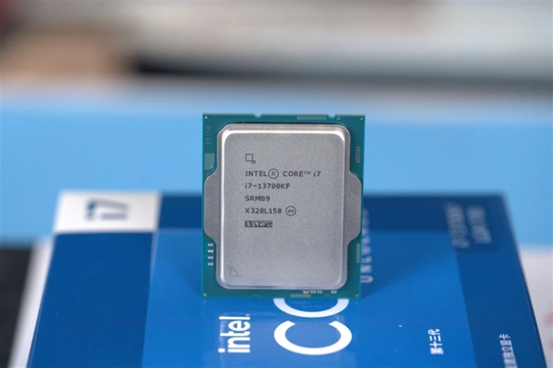 酷睿i7-9700F 酷睿 i7-9700F：速度与激情的完美结合，游戏、工作、数字世界的核心担当  第6张