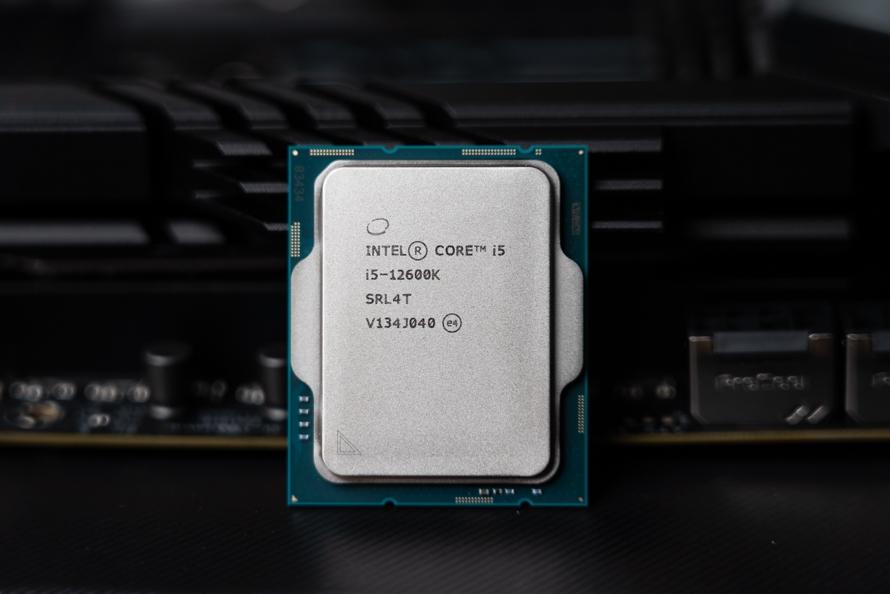 酷睿 i5-10600K：激情无限，游戏神兵利器，性能卓越解析  第7张