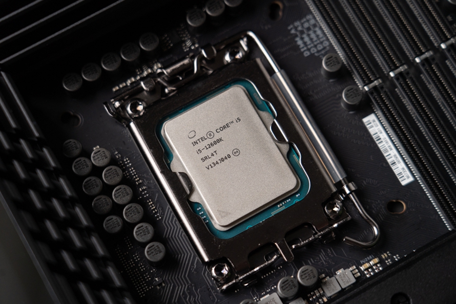 英特尔酷睿 i7-10700T：科技与艺术的完美融合，性能卓越且冷静的处理器