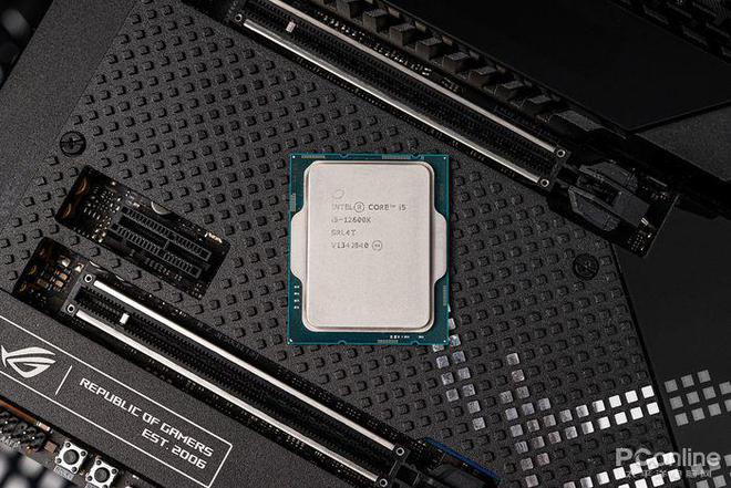 全新酷睿 i5-13600K 处理器：速度惊人，外观酷炫，体验未来科技  第3张