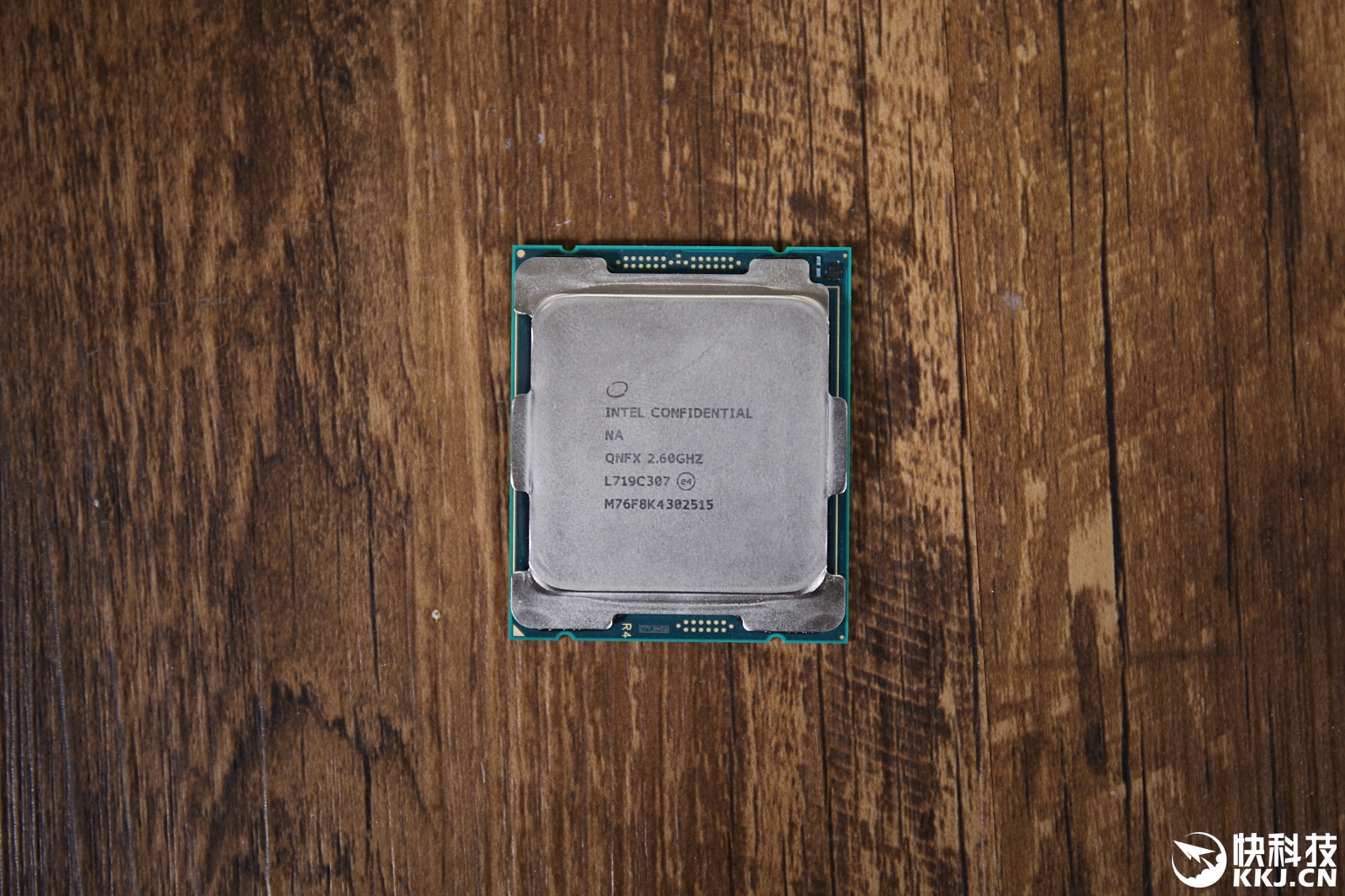 酷睿 i9-7980XE：电脑领域的实力英雄，性能强大，超频乐趣无穷  第2张