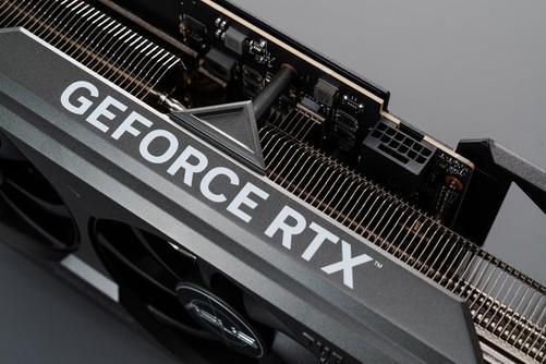 回顾经典显卡 NVIDIA GeForce7600GT：性能卓越，价格亲民，承载玩家美好回忆  第2张