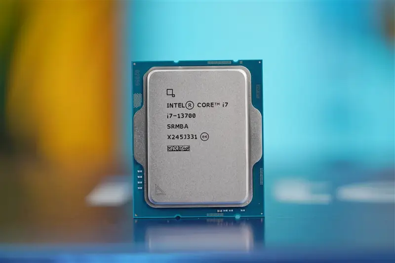 酷睿i7-7700 酷睿 i7-7700：速度、力量与潜能的微型冠军，让你心潮澎湃  第7张