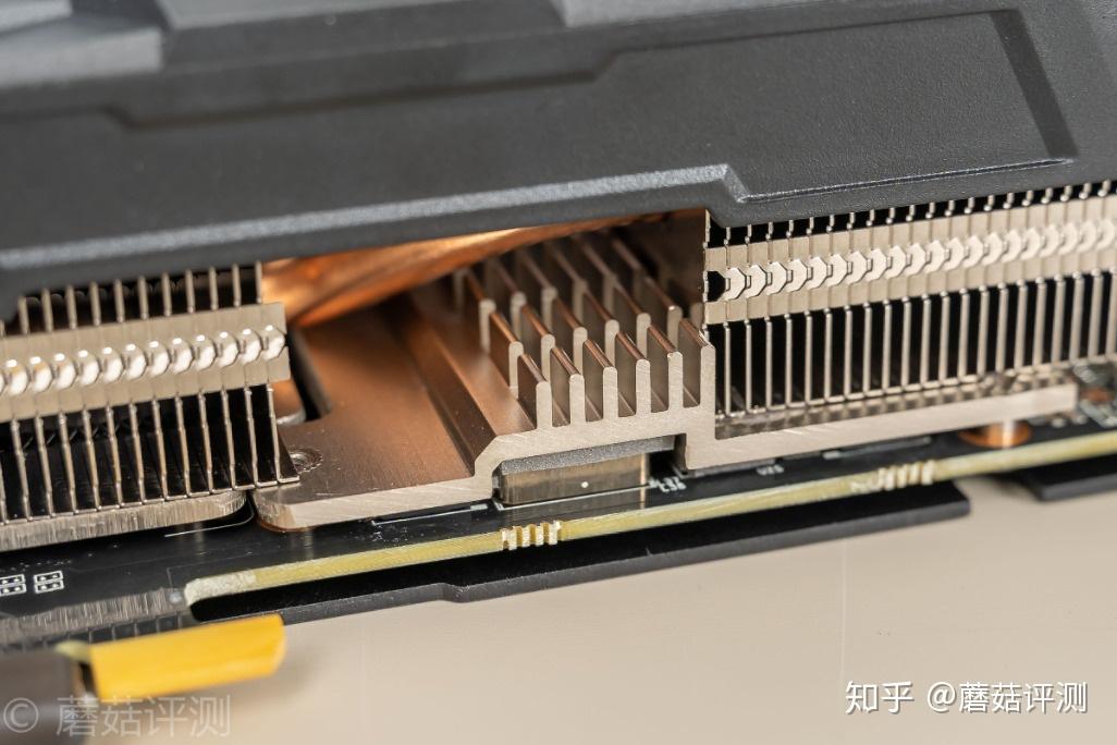 铭瑄 GT960 显卡接口：微小却强大，带来多样体验  第3张