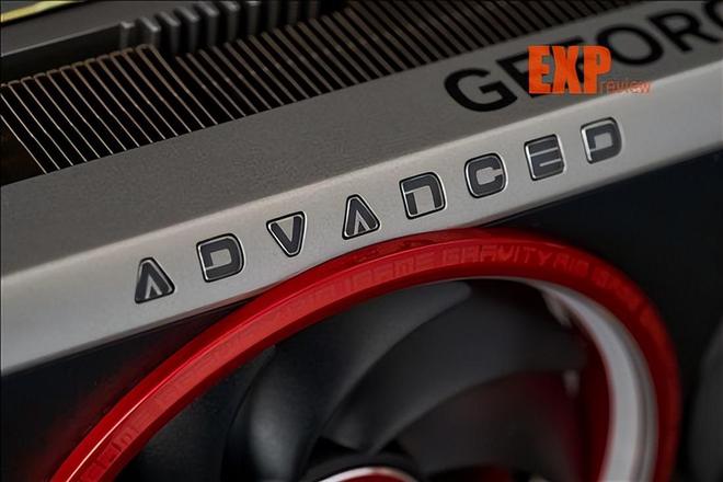 GTX760 显卡：2013 年中高端市场的卓越选择，畅玩各类大作的必备神器