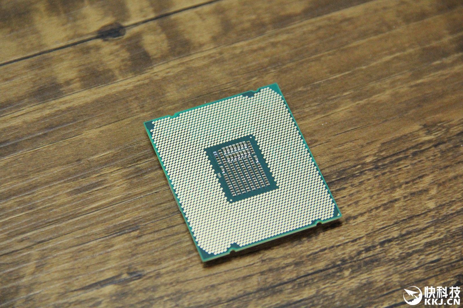 i7-6950X i7-6950X：Intel 顶尖处理器的翘楚，带你领略无尽潜能与魅力  第2张