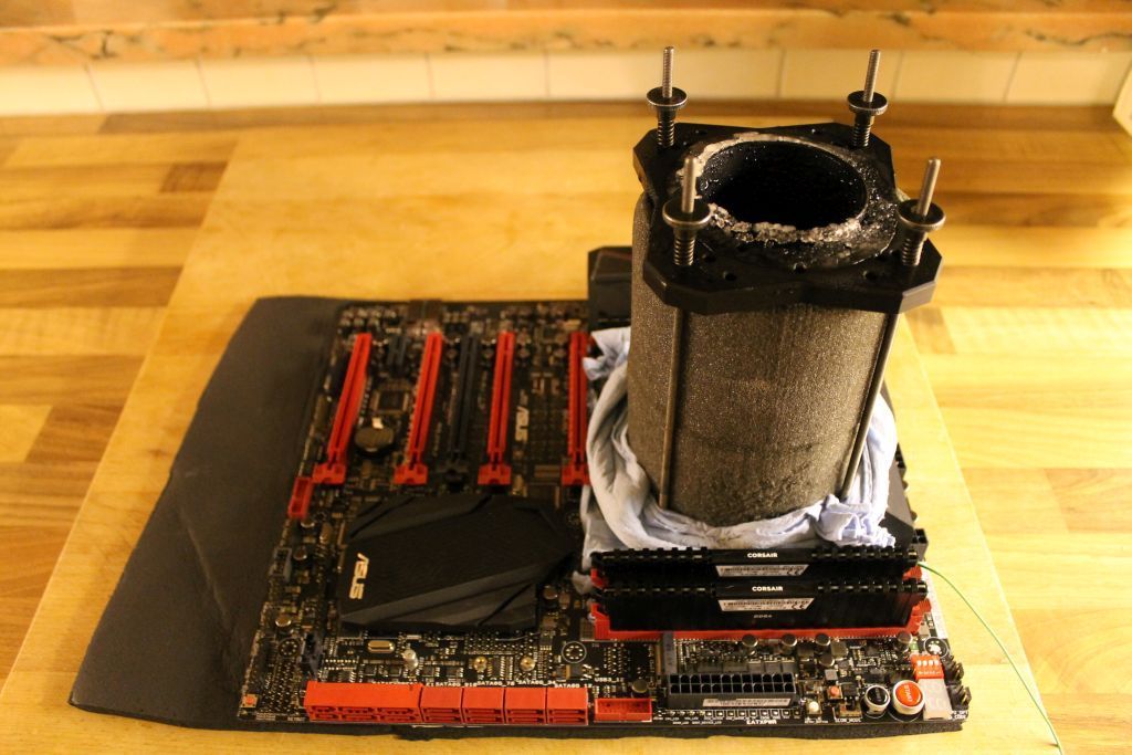 i7-5960X 酷睿 i7-5960X：速度与性能的卓越典范，游戏爱好者和硬件发烧友的至高追求  第1张