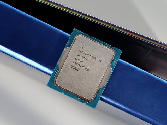 Intel 酷睿 i7-13790F：超凡脱俗的性能巨兽，速度与体验的完美融合