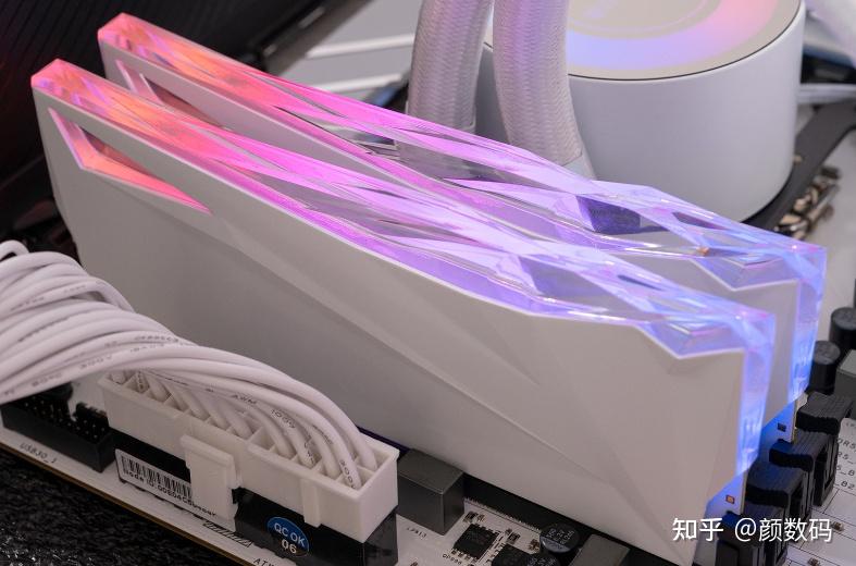 GT710-2G 新型游戏显卡：简约大气，性能卓越，畅玩游戏无压力  第6张