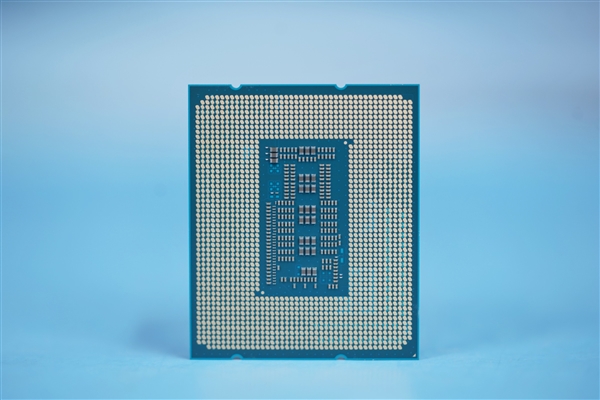 酷睿 i7-9800X：速度与力量的象征，引领您步入前所未有的极速之旅  第7张