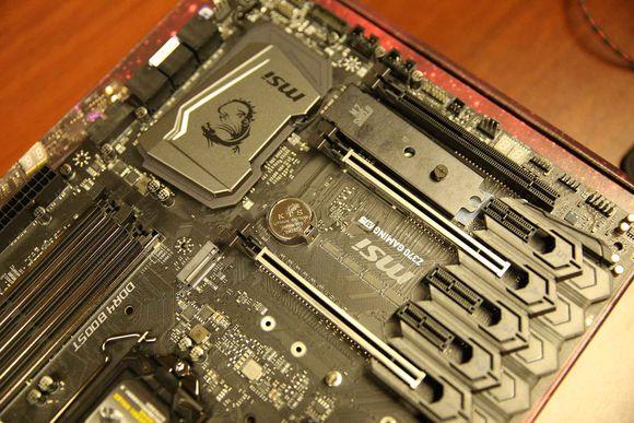 英特尔酷睿 i7-8700K：电脑核心的卓越处理器，性能大爆发